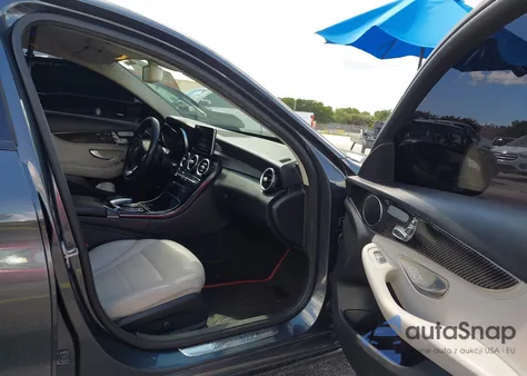 2015 Mercedes-Benz C 300 из США, поврежденный, VIN 55SWF4JB3FU051243